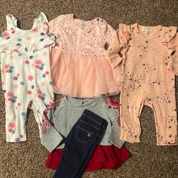 Lot of Jessica Simpson 3 to 6 month outfits - Picture 1 of 9